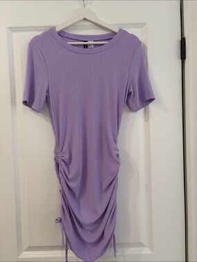 H&M Lavender Short-Sleeve Ruched Tee Dress